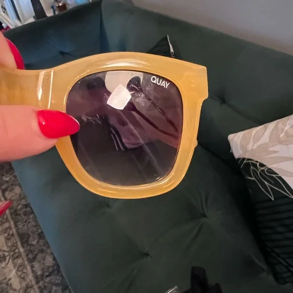 Quay Australia Sunglasses - Yellow and Brown see photos - Picture 9 of 12